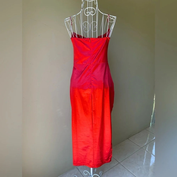 Satin red midi dress - Picture 2 of 6